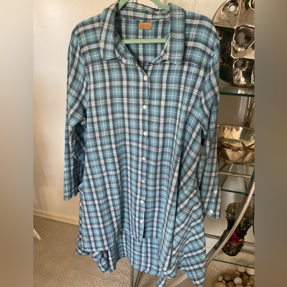 Tulip button front swing style tunic top. Blue, black, white plaid. Long sleeves